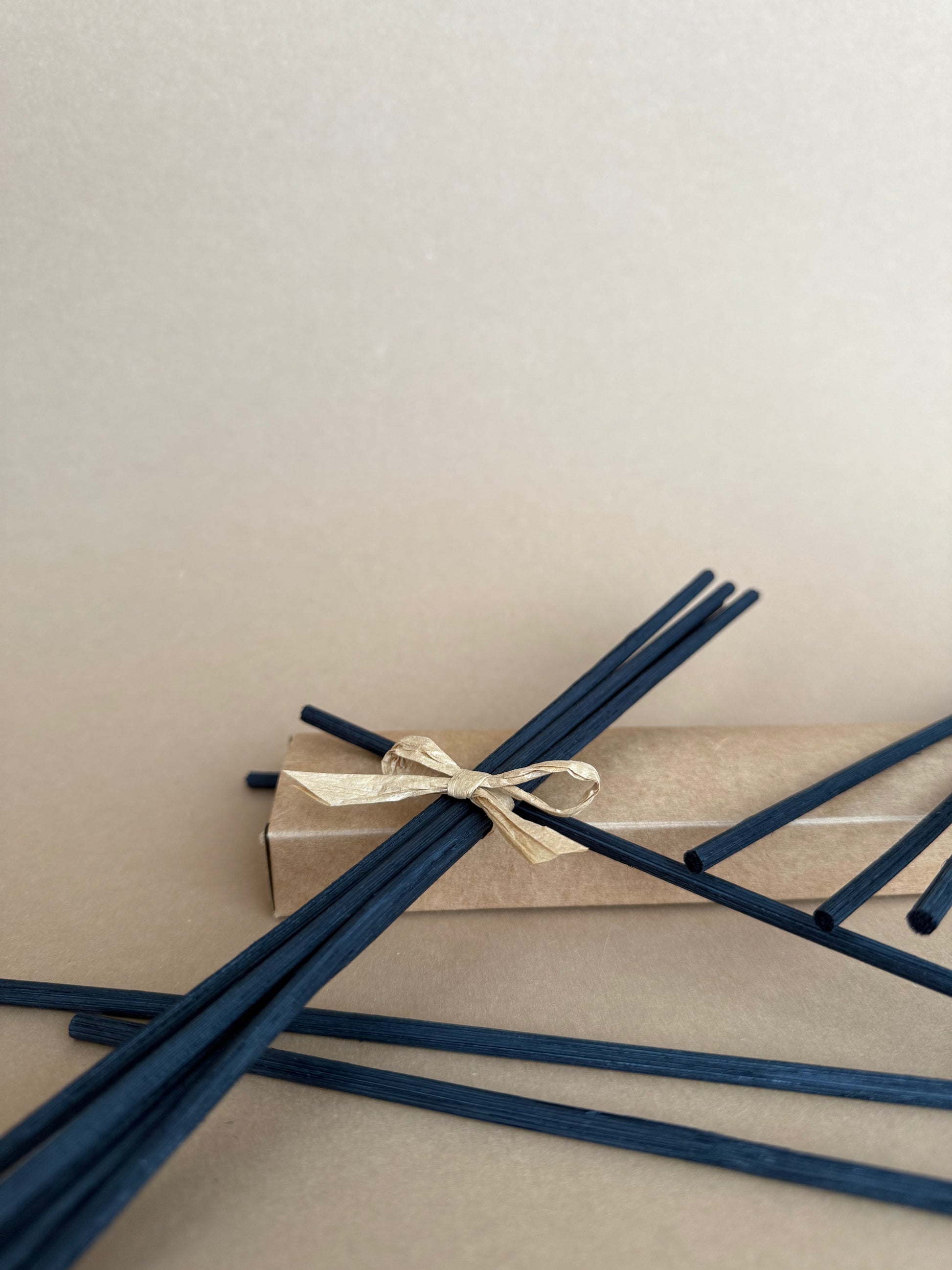 Bețișoare premium pentru difuzor de parfum, din ratan negru, lungime 250 mm, ideale pentru intensificarea parfumului de cameră